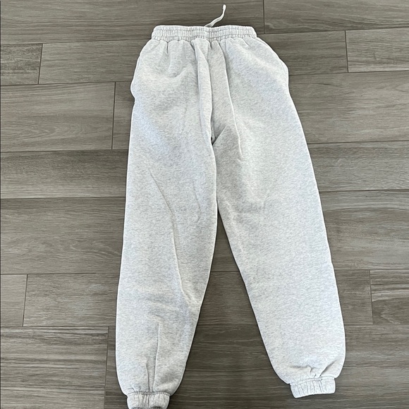 White Fox Boutique Gray Sweatpants XXS - Picture 3 of 3